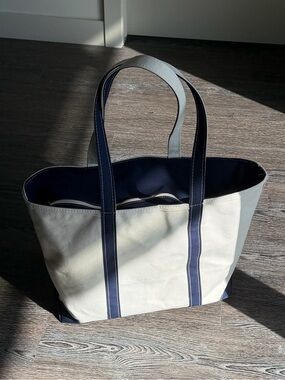 L.L. Bean Navy and Cream zip top size Large Canvas Tote long handles